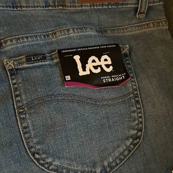LEE Midrise Regular Fit Straight Jeans, size 20W Petite, NWT - Picture 7 of 10
